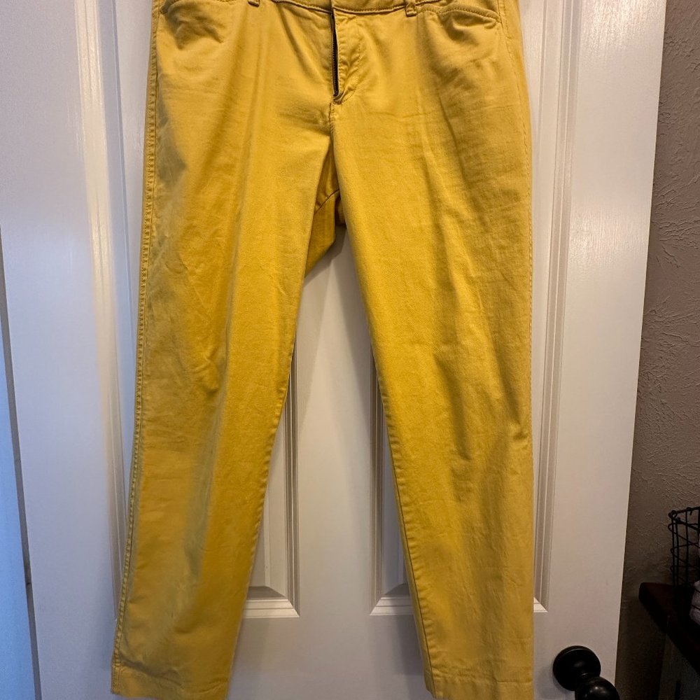 Old Navy Mid-Rise Pixie Chino Ankle Pants